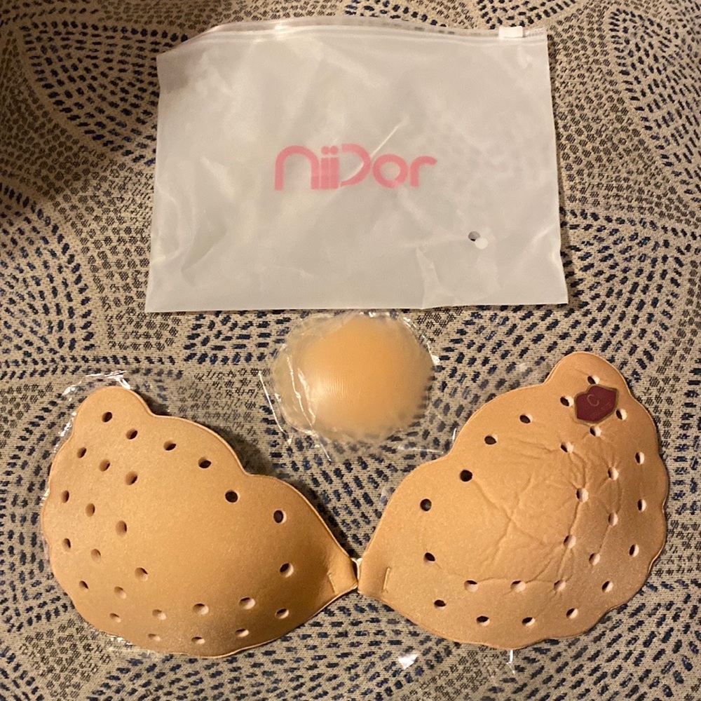 Niidor Adhesive Bra Strapless Sticky Invisible Push up Silicone Bra